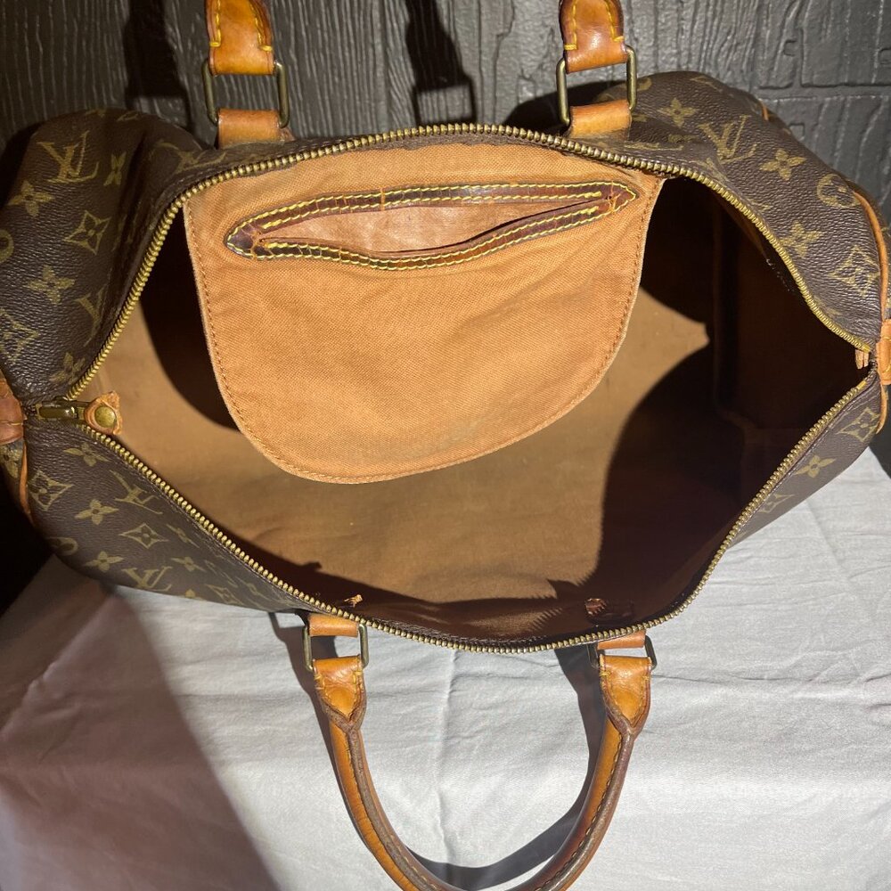 100% Authentic Louis Vuitton Speedy 40 Monogram (Vintage) - Picture 10 of 11